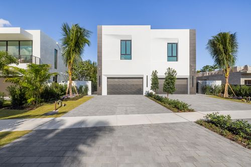 723 Lake Ave N, Delray Beach, FL, 33483-5927 | Card Image
