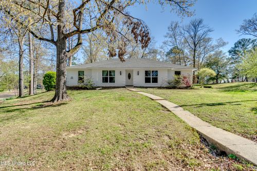 508 Pawnee Way, Madison, MS, 39110-9606 | Card Image