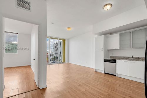 b-7-1350 Nw 8th Ct, Miami, FL, 33136-2302 | Card Image