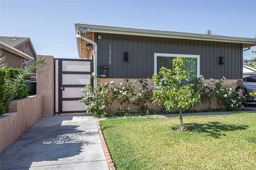 14728 Kingsbury St, San Fernando, CA, 91345-2224 | Card Image