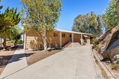 spc-289-8712 N Magnolia Ave, Santee, CA, 92071-4551 | Card Image