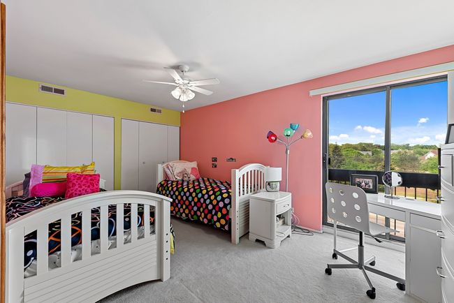 APT-310 - 3801 Appian Way, Home with 3 bedrooms, 2 bathrooms and null parking in Glenview IL | Image 11