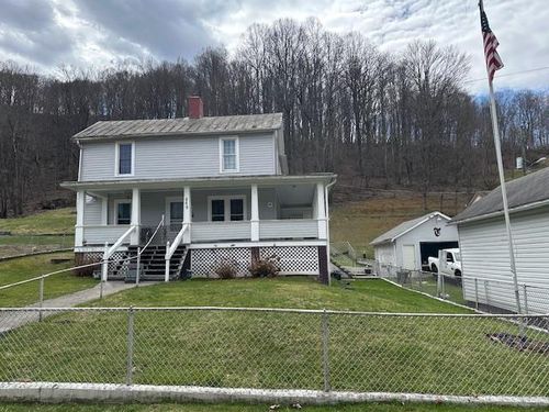 869 Coopers St, Bramwell, WV, 24715-9004 | Card Image