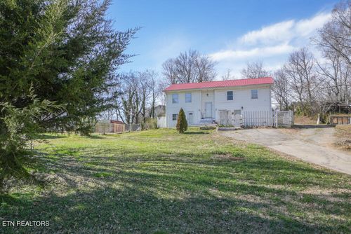 611 Black Forest Dr, Maryville, TN, 37801-7426 | Card Image
