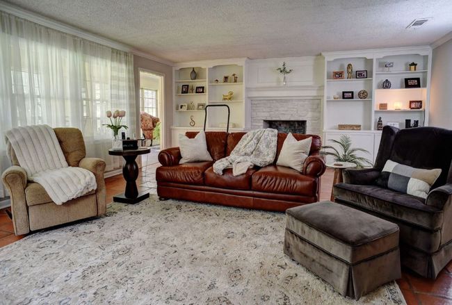 4703 Laguna Ln, House other with 3 bedrooms, 2 bathrooms and 2 parking in Austin TX | Image 10