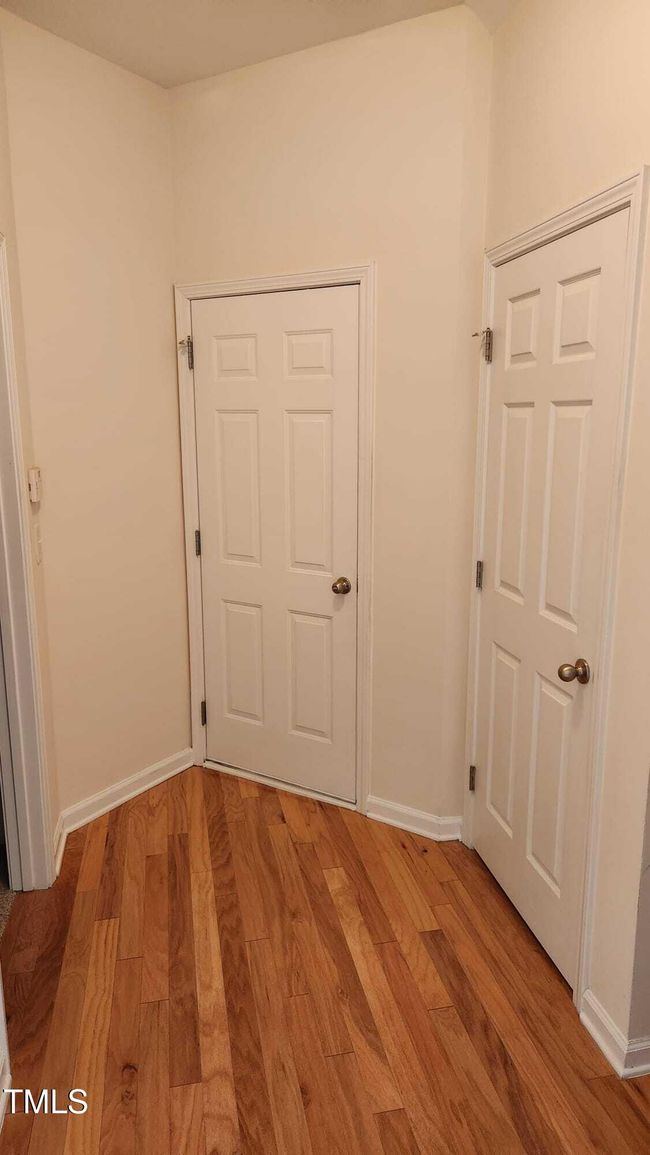 Garage Entry | Image 10