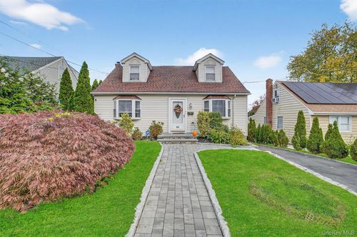 92 Westerly St, Yonkers, NY, 10704-1939 | Card Image