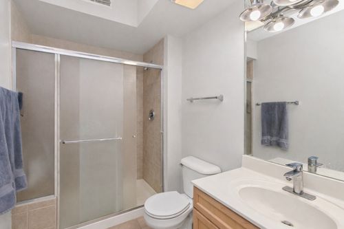 unit-205a-365 Graceland Ave, Des Plaines, IL, 60016-7880 | Card Image