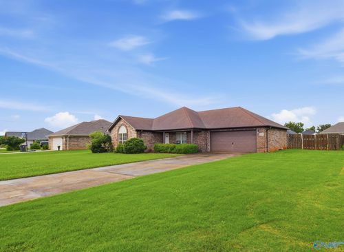 105 Evergreenview Dr, Hazel Green, AL, 35750-6100 | Card Image