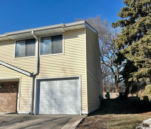 1621 City View Dr, Eagan, MN, 55121-1701 | Card Image