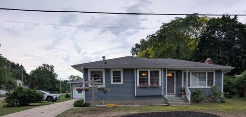 461 W Hile Rd, Norton Shores, MI, 49441-5462 | Card Image