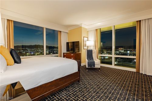 unit-1822-2000 N Fashion Show Dr, Las Vegas, NV, 89109-1959 | Card Image