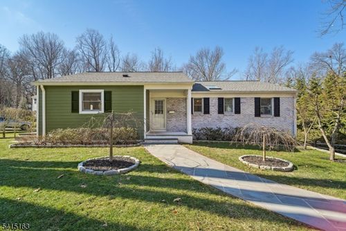 22 Brook Hollow Ln, New Providence, NJ, 07974-2601 | Card Image