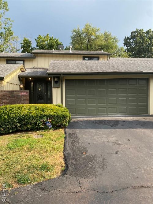 11002 Thousand Oaks Dr, Saint Louis, MO, 63136-5823 | Card Image