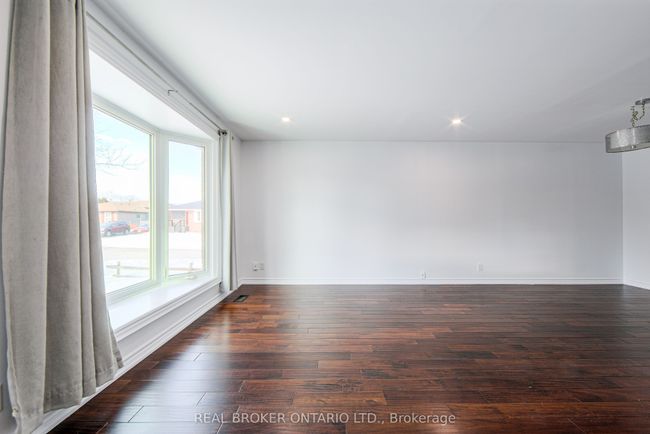 855 Miriam Rd, House other with 5 bedrooms, 2 bathrooms and 4 parking in Pickering ON | Image 7