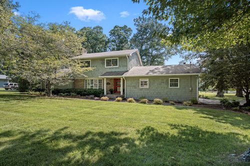 1804 Country Club Dr, Tullahoma, TN, 37388-4826 | Card Image