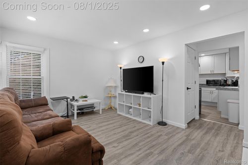 1304 Helen St, Inkster, MI, 48141-1726 | Card Image
