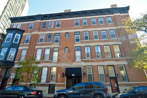 2c-223 W Wisconsin St, Chicago, IL, 60614-5467 | Card Image