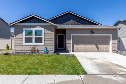 11911 N Greene St, Mead, WA, 99021-5900 | Card Image