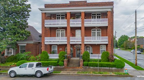 203-233 N 6th St, Paducah, KY, 42001-1081 | Card Image