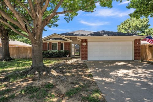 5909 Colebrook Ct, Arlington, TX, 76017-0516 | Card Image
