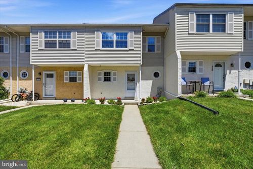 324 Carlyn Ct, DOWNINGTOWN, PA, 19335-4206 | Card Image