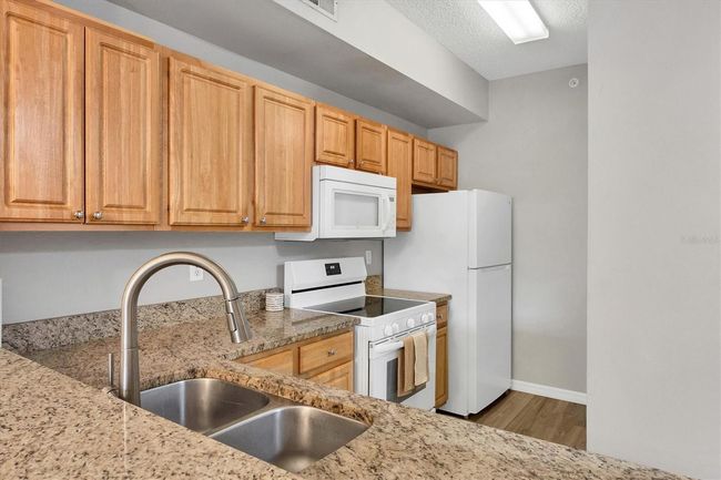 16-211 - 5700 Bentgrass Dr, Condo with 3 bedrooms, 3 bathrooms and null parking in SARASOTA FL | Image 10