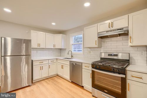 528 Potomac Ave, BALTIMORE, MD, 21237-3113 | Card Image
