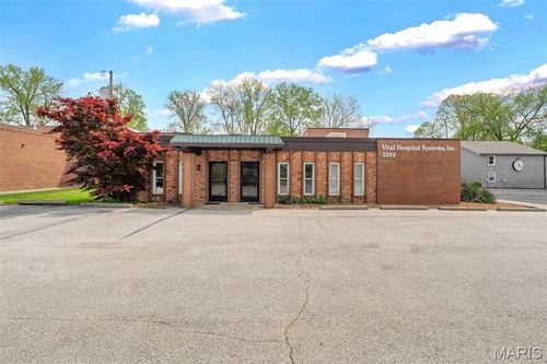 2222 Mason Ln, Ballwin, MO, 63021-7801 | Card Image