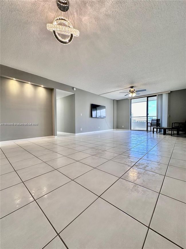 APT-1215 - 2500 Parkview Dr, Condo with 2 bedrooms, 2 bathrooms and null parking in Hallandale Beach FL | Image 14