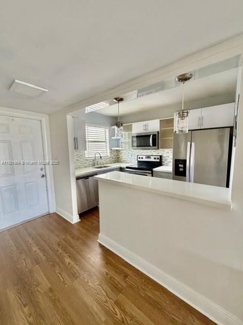 apt-202-8350 Sunrise Lakes Blvd, Sunrise, FL, 33322-1522 | Card Image