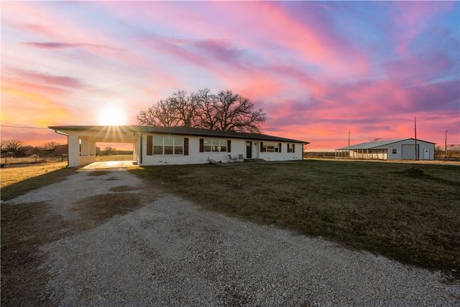 717 Oak Knoll Ln, Home with 3 bedrooms, 3 bathrooms and 1 parking in Elm Mott TX | Image 20