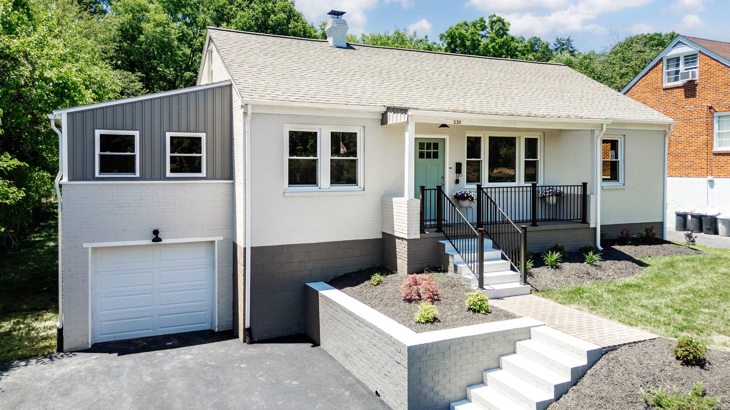 Edgewood Rd, Staunton, VA 24401