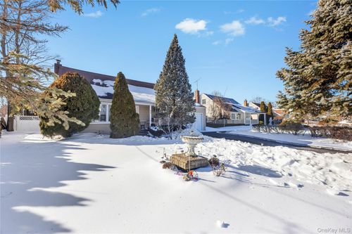 44 Seley Dr, Babylon, NY, 11703-3410 | Card Image