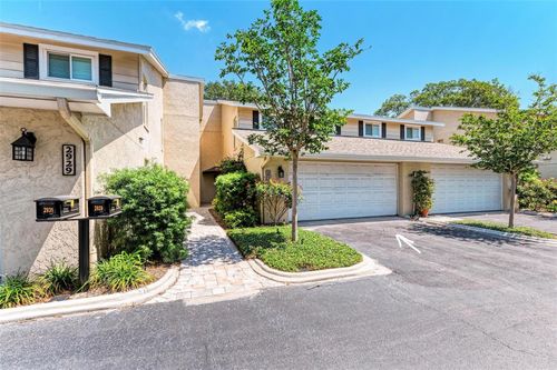 2927 W Gandy Blvd, TAMPA, FL, 33611-2823 | Card Image