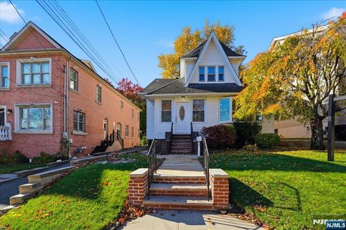 85 Beckwith Pl, Rutherford, NJ, 07070-1207 | Card Image