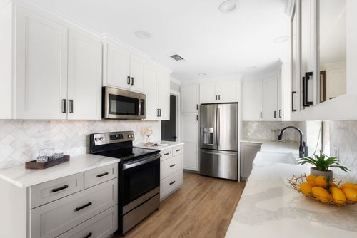 503 San Jacinto St, Lockhart, TX, 78644-2948 | Card Image