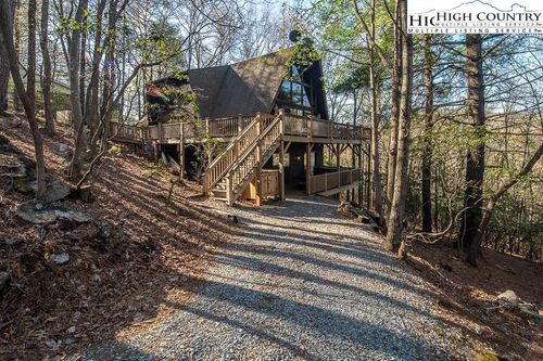 1027 Laurel Cir E, Deep Gap, NC, 28618-9673 | Card Image