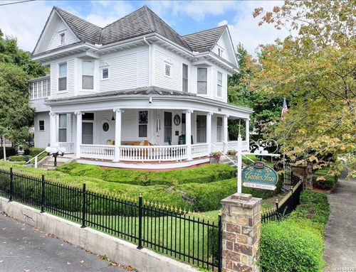 318 Quapaw Ave, Hot Springs, AR, 71901-5203 | Card Image