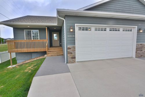 6860 Cambridge Ct, Summerset, SD, 57718-1111 | Card Image