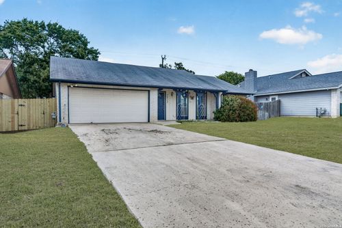 7713 Narrow Pass St, Live Oak, TX, 78233-2948 | Card Image