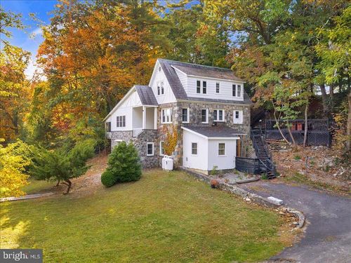 5951 Milford Rd, EAST STROUDSBURG, PA, 18302-9136 | Card Image