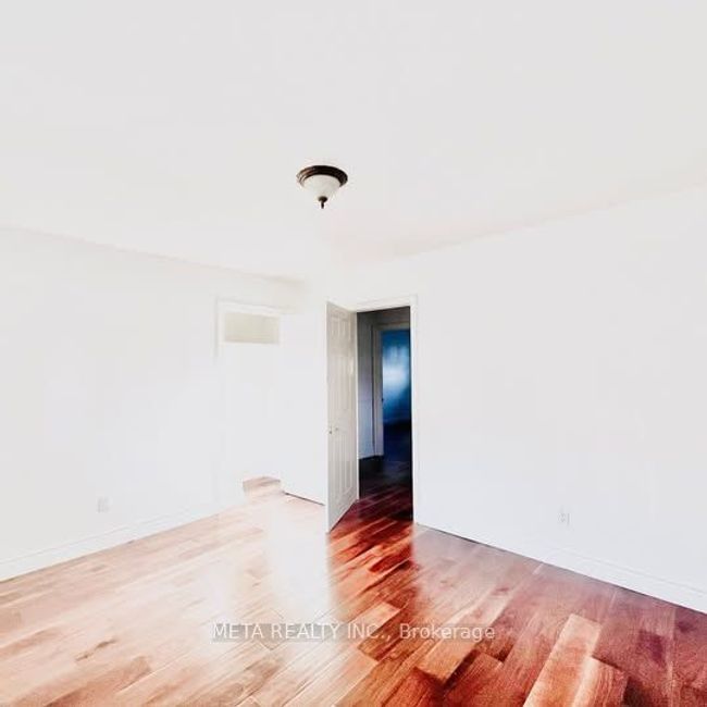 22 Garfield Cres, House other with 3 bedrooms, 1 bathrooms and 2 parking in Brampton ON | Image 6