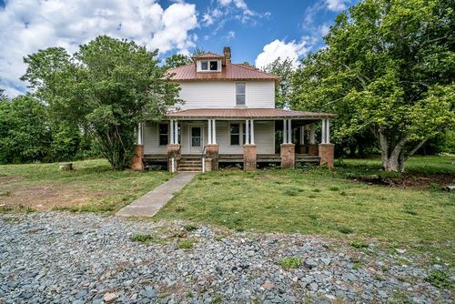 2315 Rolling Rd S, Scottsville, VA, 24590-4615 | Card Image