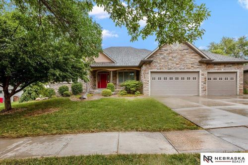 8630 Oakmont Dr, Lincoln, NE, 68526-9613 | Card Image