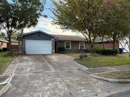 1310 Whiteoak Dr, Garland, TX, 75040-5294 | Card Image