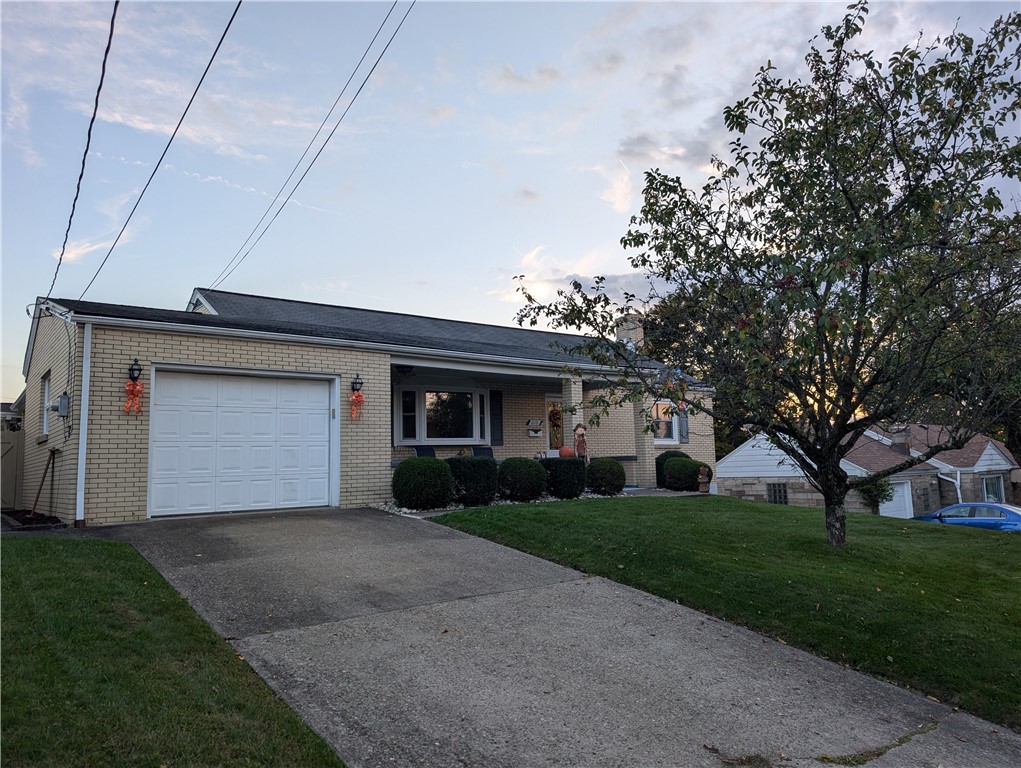 Grandview Dr, Jeannette, PA 15644