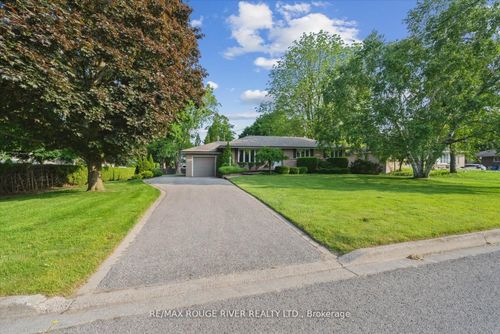 15 Westwood Rd, Whitby, ON, L1N3N8 | Card Image