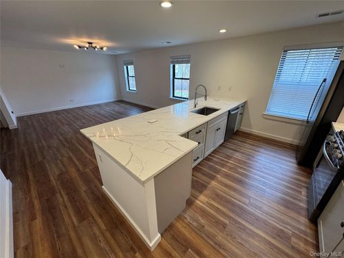 apt-111-669 Sheafe Rd, Poughkeepsie, NY, 12601-5908 | Card Image