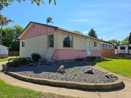 10701 91 St, Peace River, AB, T8S1R1 | Card Image